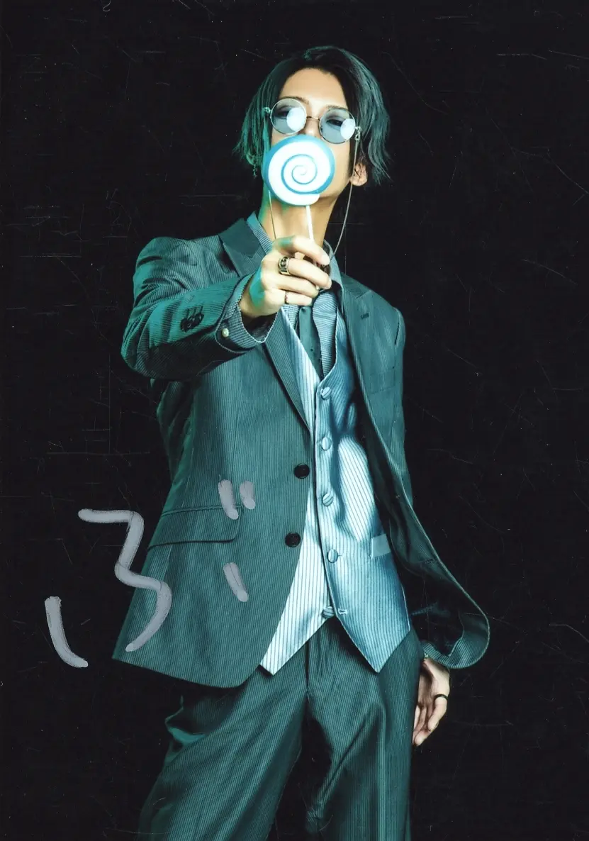 3bu - Character Card - Portrait - mono palette.