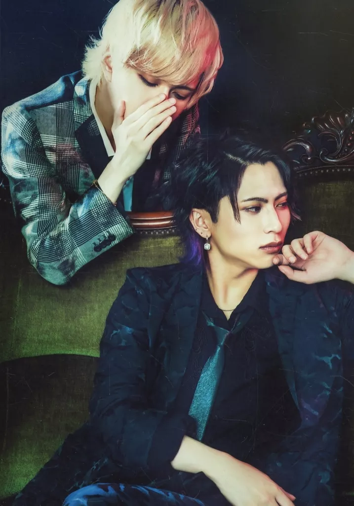 Rim & Again - Character Card - Portrait - mono palette.