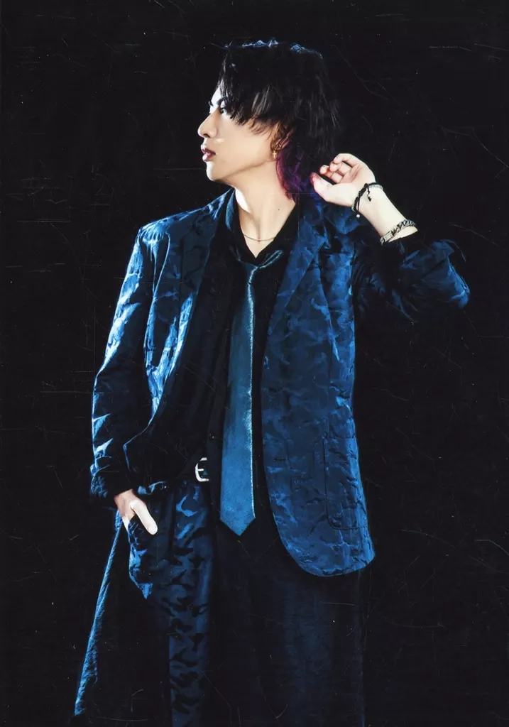 Rim - Character Card - Portrait - mono palette.