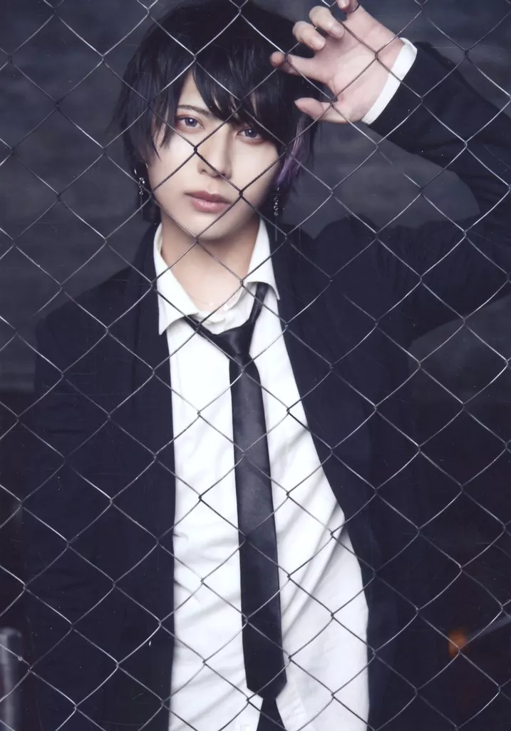 Rim - Character Card - Portrait - mono palette.