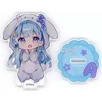 Amaui - Acrylic stand - 774 inc.