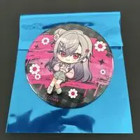 Isaki Riona - Badge - FLOW GLOW