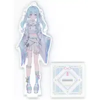 Amaui - Acrylic stand - 774 inc.