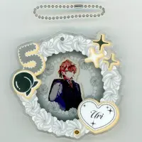 Uri - Badge - Colorful Peach