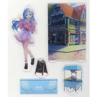 Amaui - Acrylic stand - 774 inc.